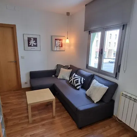 Appartamento 2 Bed Flat - Sleeps 6 - Pets - Pool - Parking